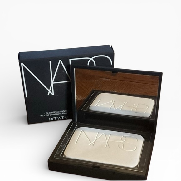 NARS Other - NARS Light Reflecting Setting Powder in Crystal NEW IN BOX